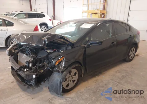 2018 Kia Forte Lx z USA, uszkodzony, nr VIN 3KPFK4A75JE271863